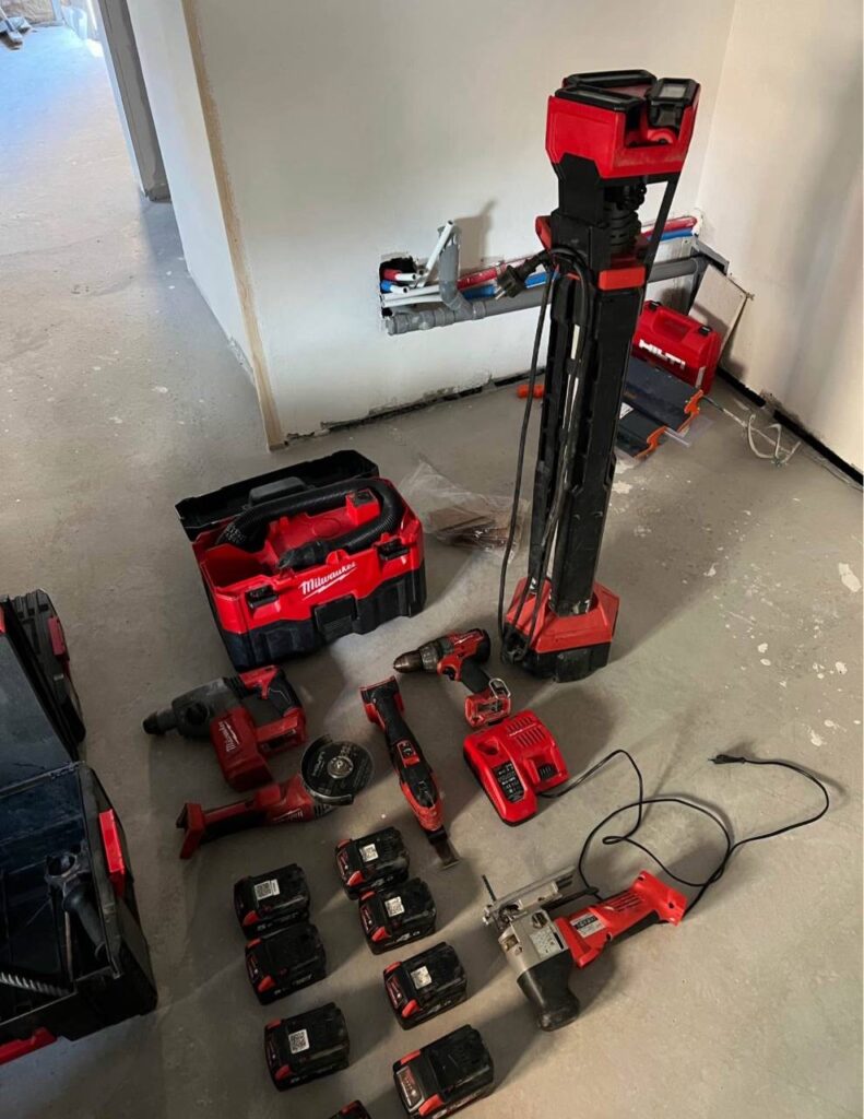 cordless drill and driver combo to buy tools 
buy power tools set 

brushless power tool kit,
18v cordless drill set,
high torque impact driver online.