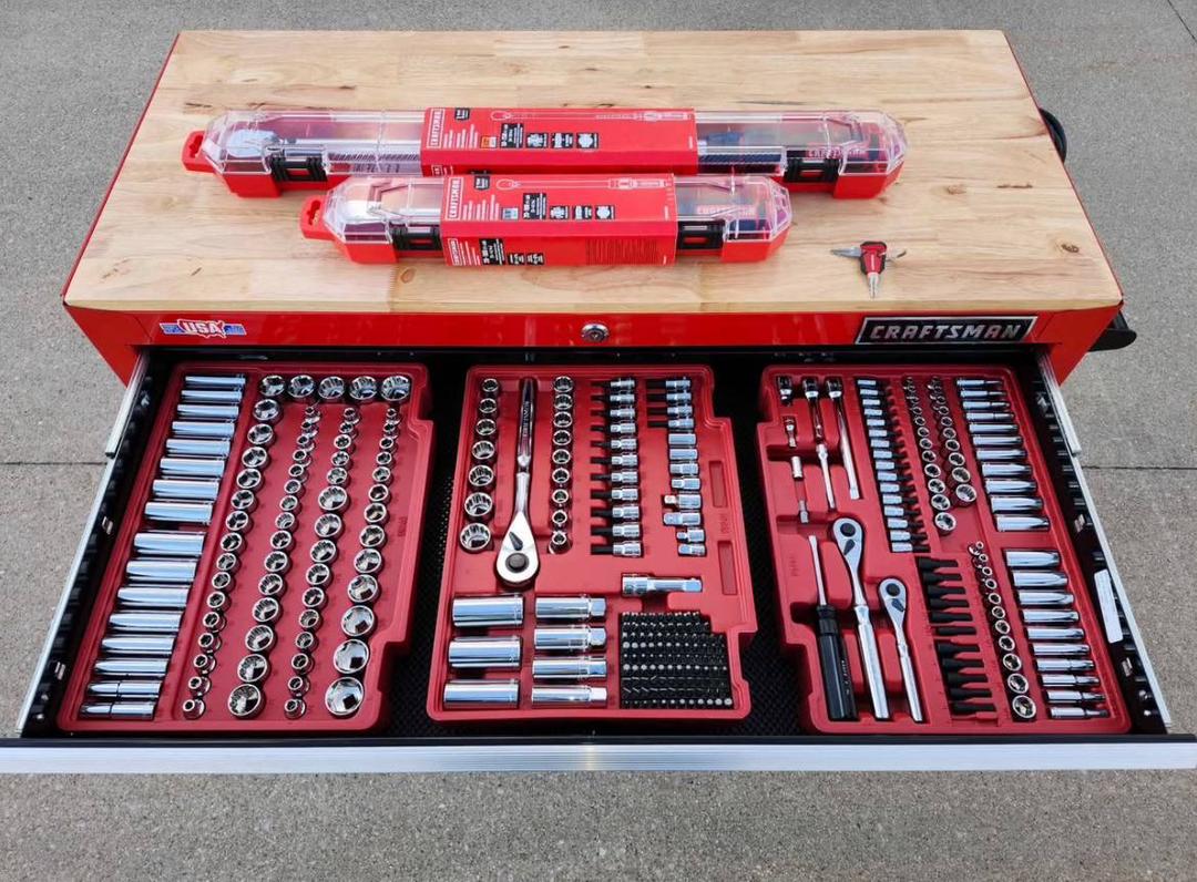 Craftsman roller cabinet 41 inch Refurbished Craftsman tool chest and cabinet combo for maximum storage capacity