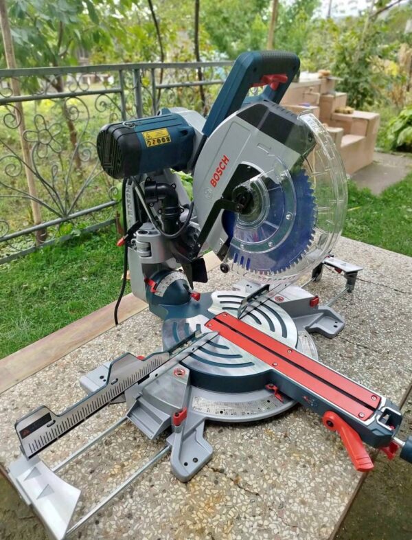 Bosch GCM 12 GDL 2000W Professional Electric Jigsaw for DIY and woodworking. bosch gcm 12 gdl
